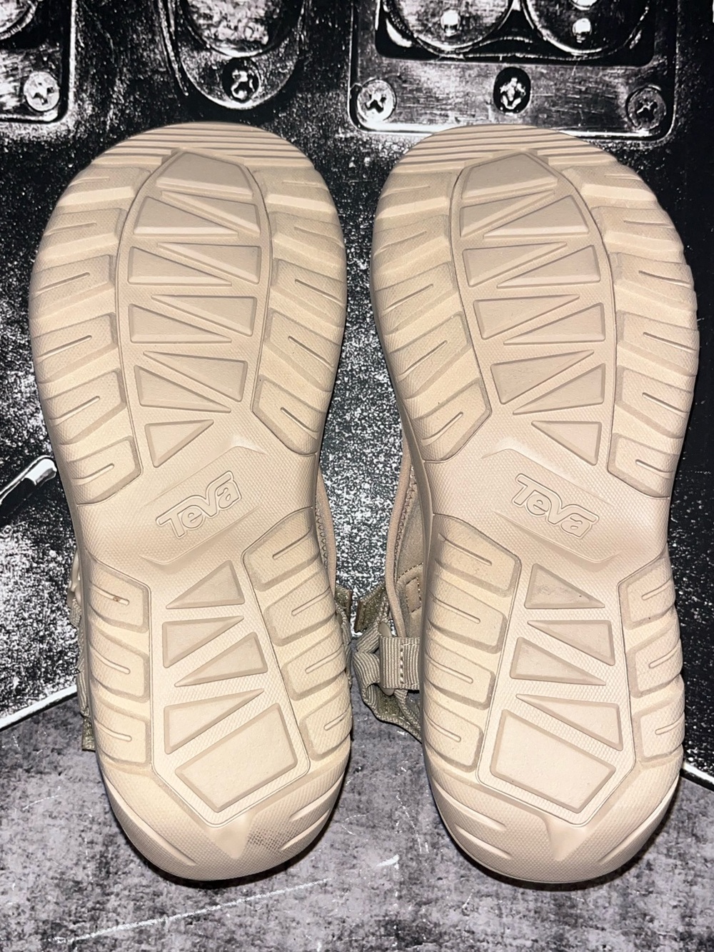 NEW Teva Hurricane XLT Ampsole Volt Sandal - Picture 14 of 14
